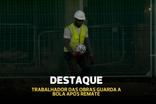 Aston Villa-Arsenal jogado com... obras em andamento na bancada