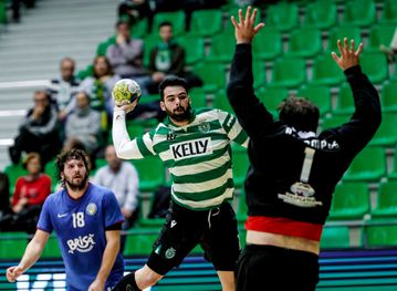 «Faltou tempo para as coisas me correrem melhor no Sporting»