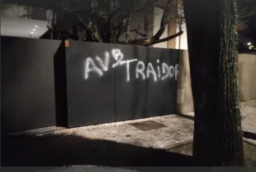 «Traidor»: muro da casa de André Villas-Boas vandalizado