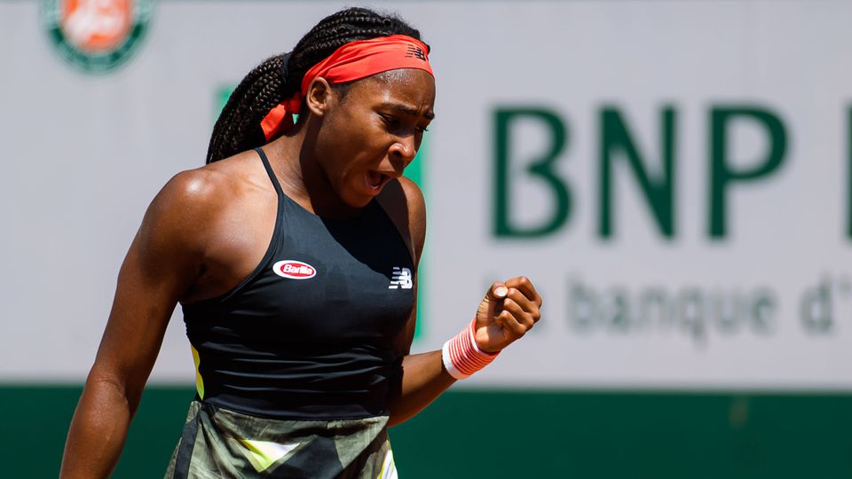 WTA Finals: Swiatek e Gauff estreiam-se com triunfos