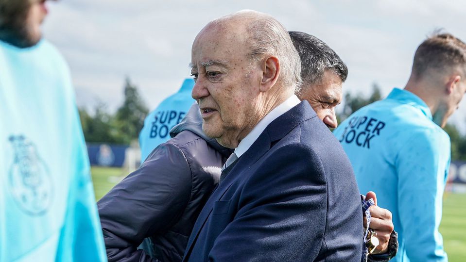 Pinto da Costa sofreu acidente rodoviário