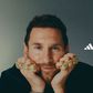 Vêm as Bolas de Ouro e também os anéis: veja como Messi celebrou a 8.ª
