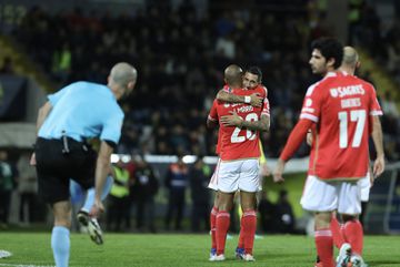 Vídeo: veja o golo anulado a João Mário