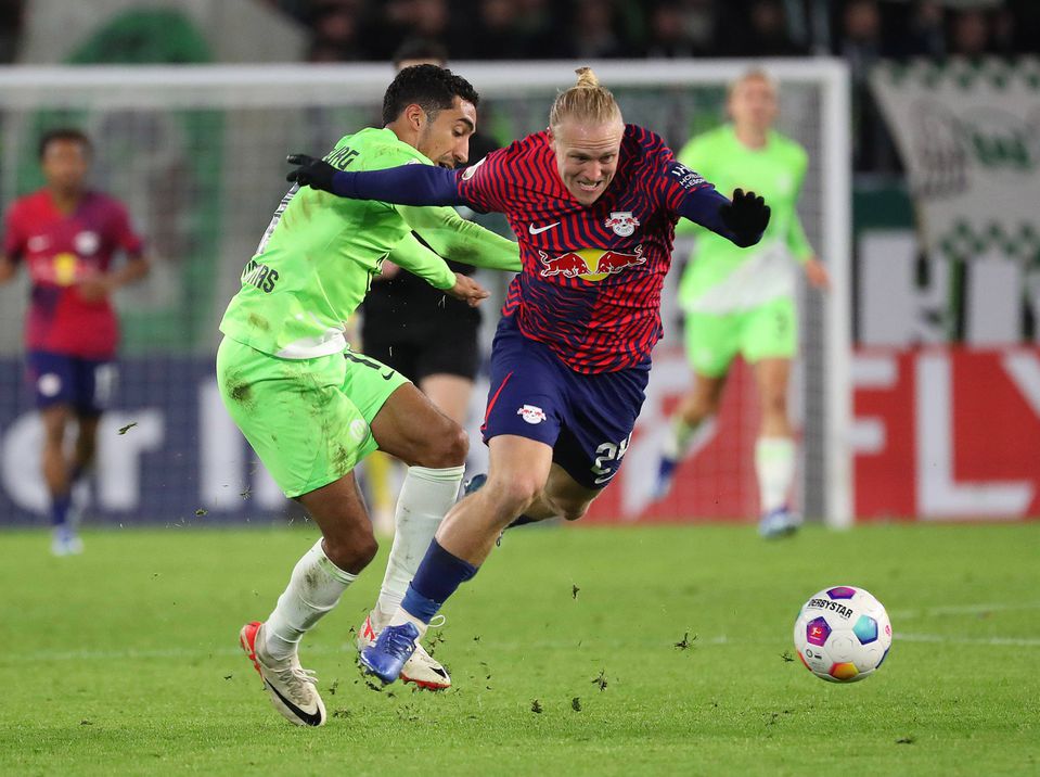 Tiago Tomás assiste e Wolfsburgo elimina Leipzig da Taça da Alemanha