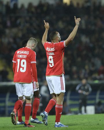 Vídeo: Arthur Cabral marca o segundo do Benfica