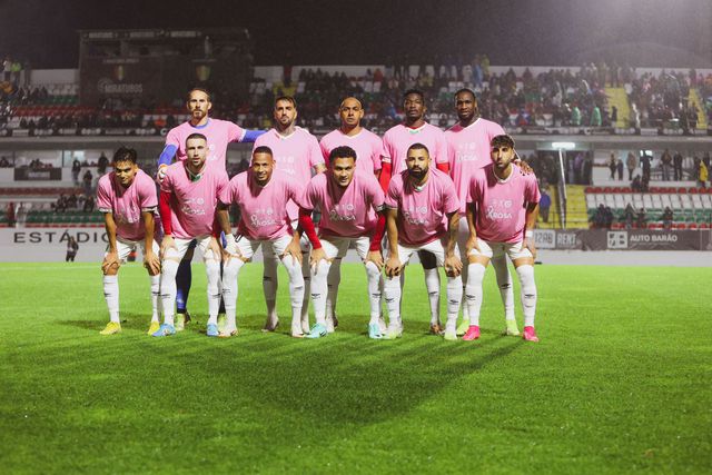 Estrela da Amadora vestiu rosa para sensibilizar para o cancro da mama