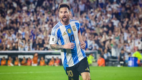 Messi aborda futuro: «Ser treinador? Por enquanto...»