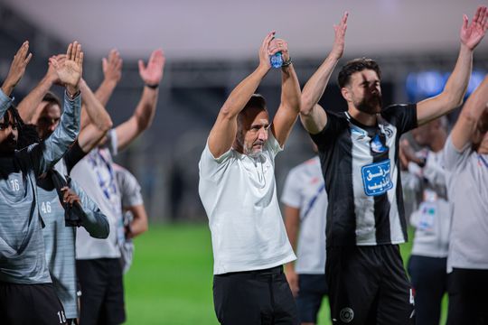 Vítor Pereira vence e pressiona Ronaldo e Otávio na Arábia Saudita