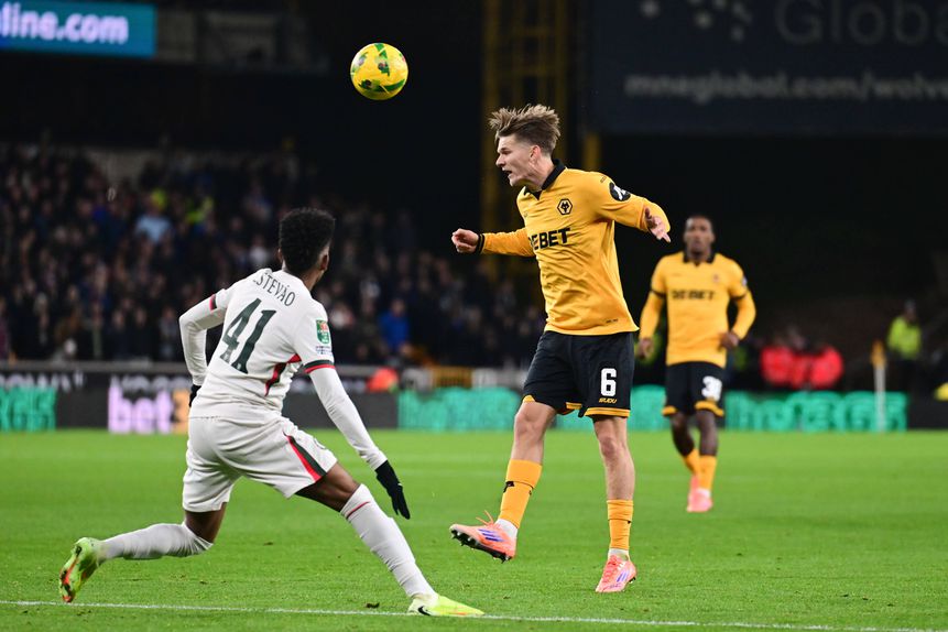 David Moller Wolfe bisou frente ao Chelsea, na Taça da Liga inglesa