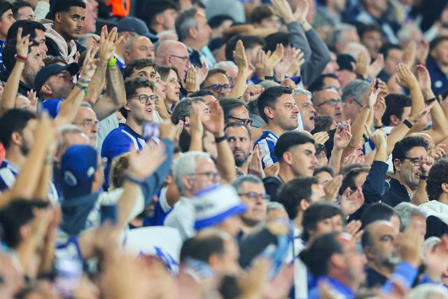 Adeptos azuis e brancos já podem comprar bilhetes para o V. Guimarães - FOTO: FC Porto