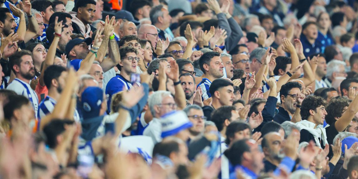 Adeptos azuis e brancos já podem comprar bilhetes para o V. Guimarães - FOTO: FC Porto