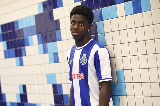 Goleador dos sub-17 do FC Porto já sabe onde vai arrancar