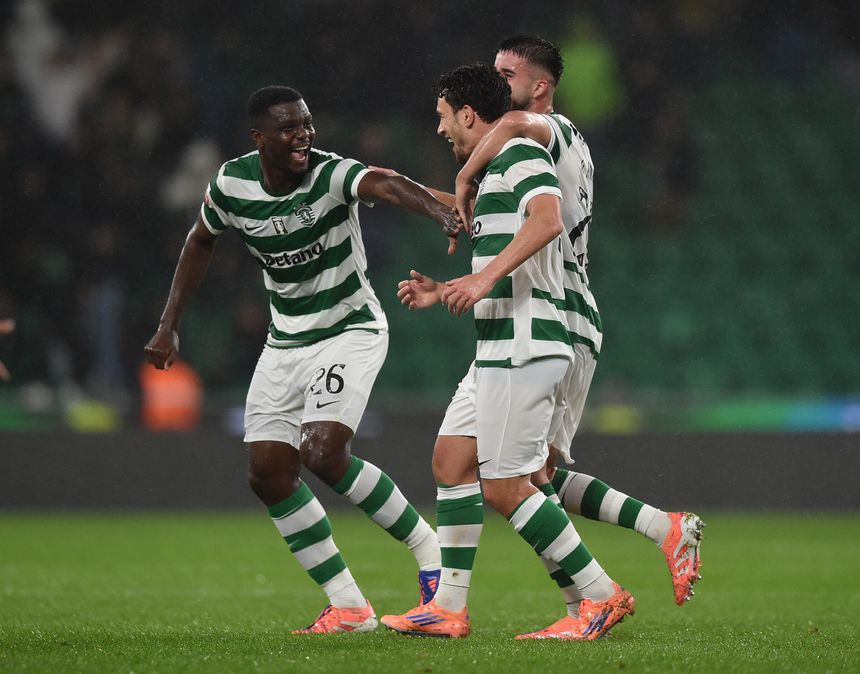 Diomande celebra golo de Pote frente ao Alverca (Foto: Miguel Nunes)