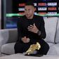 Kylian Mbappé com a sua primeira Bota de Ouro - Foto: Marca