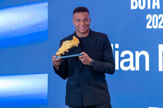 Mbappé e a Bota de Ouro: «Quero ganhá-la novamente e ficar no Real muitos anos»