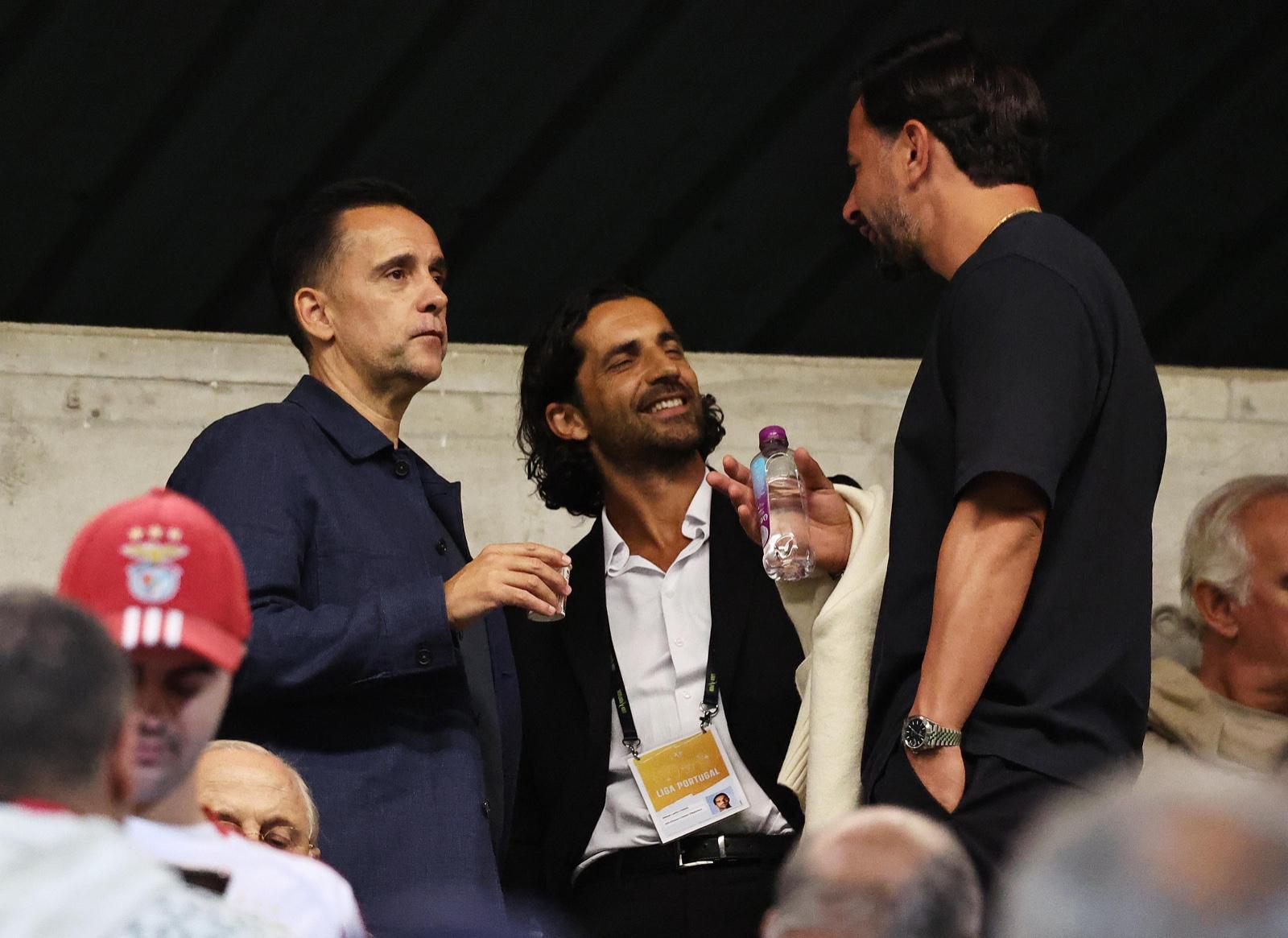 Marco Silva e Mário Branco atentos à equipa B encarnada - Foto: Benfica