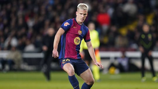 Barcelona solicita nova licença para inscrever Dani Olmo e Pau Víctor