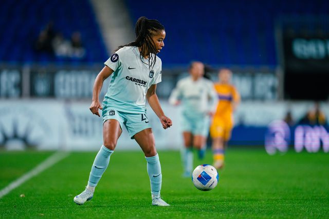 Jéssica Silva em ação com a camisola do Gotham