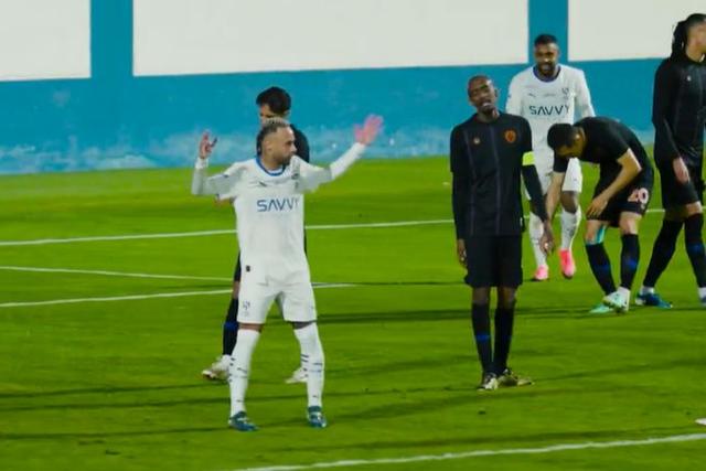 Neymar voltou a jogar e a marcar