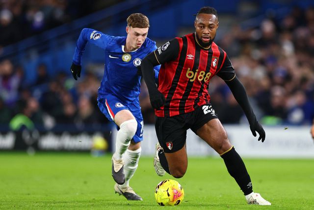 Antoine Semenyo foi titular pelo Bournemouth no último jogo de 2025, frente ao Chelsea