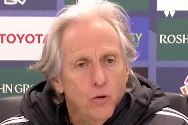 Jorge Jesus irritado após empate: «Perguntas de bla, bla, bla, bla»