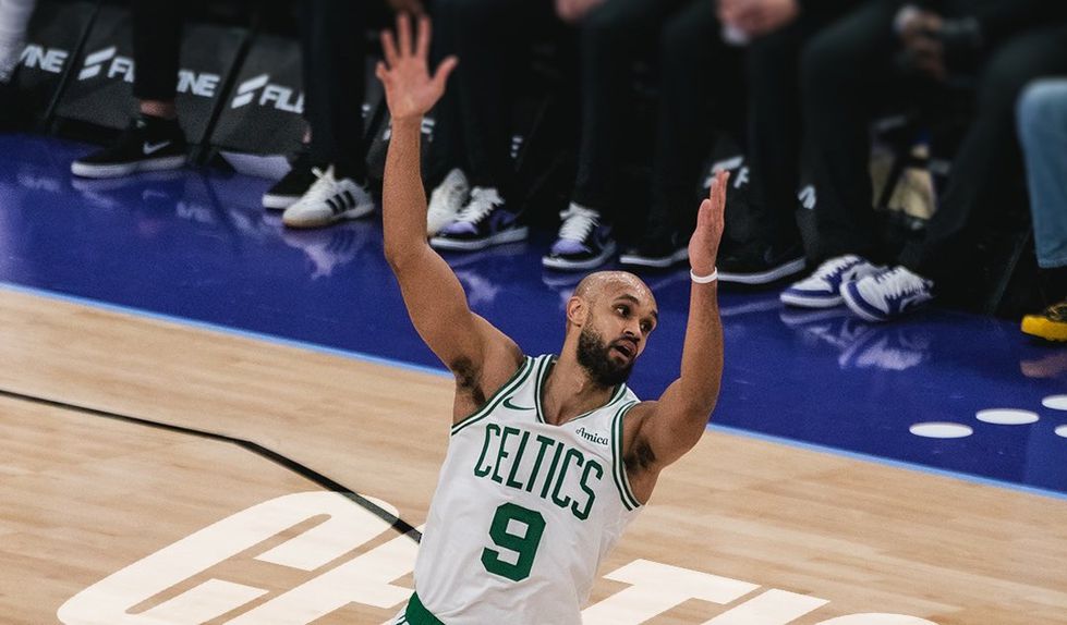 Derrick White, base dos Boston Celtics. Foto X/Boston Celtics