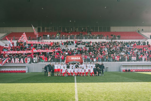 A simbiose entre adeptos e plantel bracarense - Foto: SC Braga