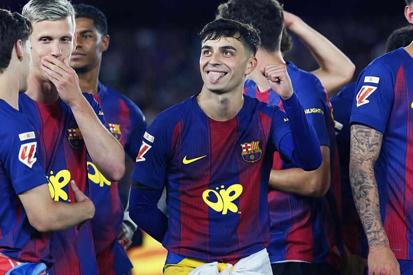 Pedri commits his long-term future to Barcelona
