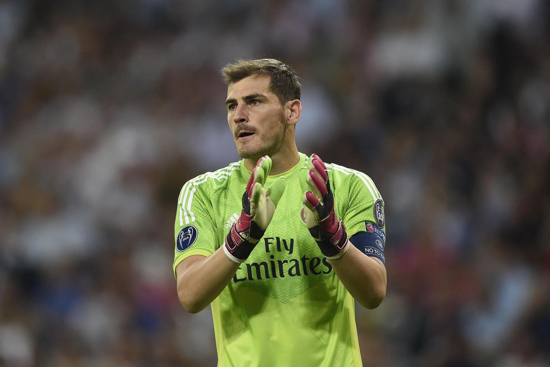 Iker Casillas: The art of commanding the penalty area at 1.82m
