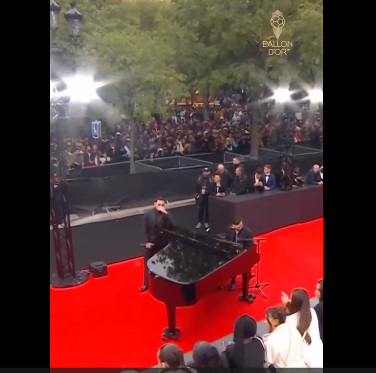 @blessd opened the red carpet of the 69th ceremony with « condenado al exito »