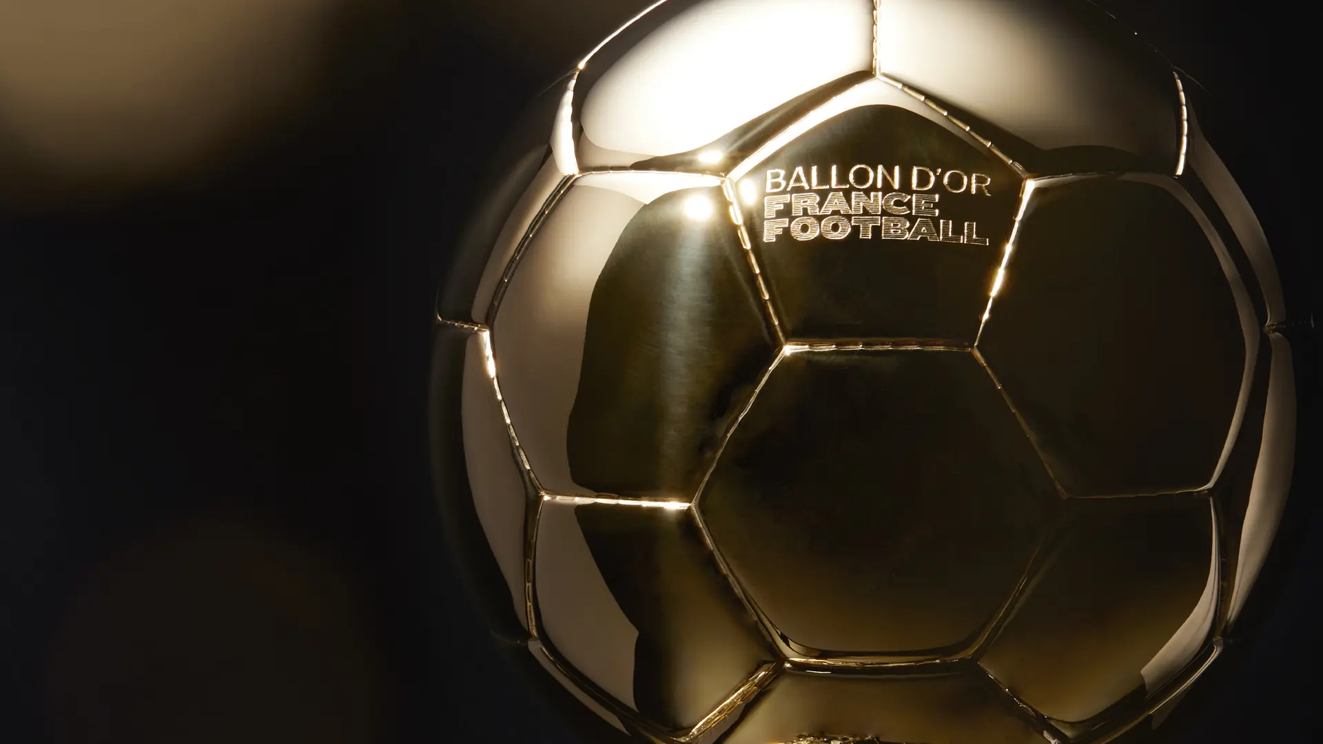 What happens if there is a tie in the Ballon d'Or voting?