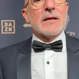 Luis de la Fuente wins the award for coach of the season !