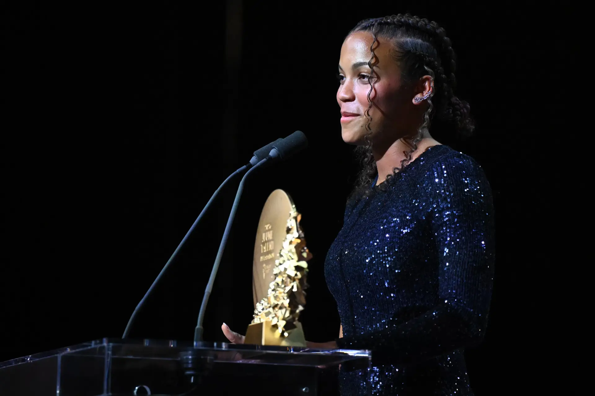 Vicky López Makes History with Back-to-Back Young Player of the Year Award