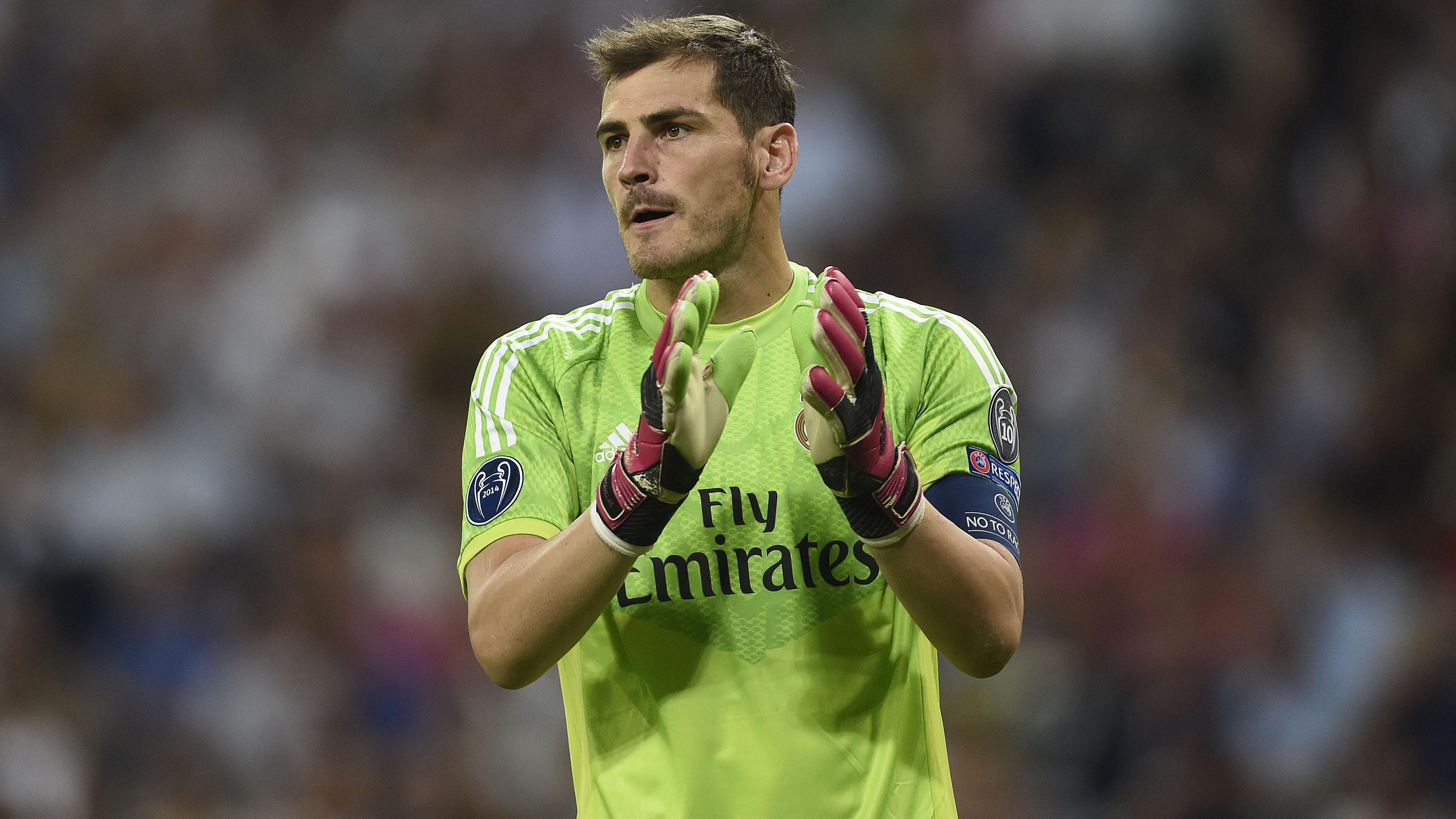 Iker Casillas: El arte de dominar el área con 1,82m