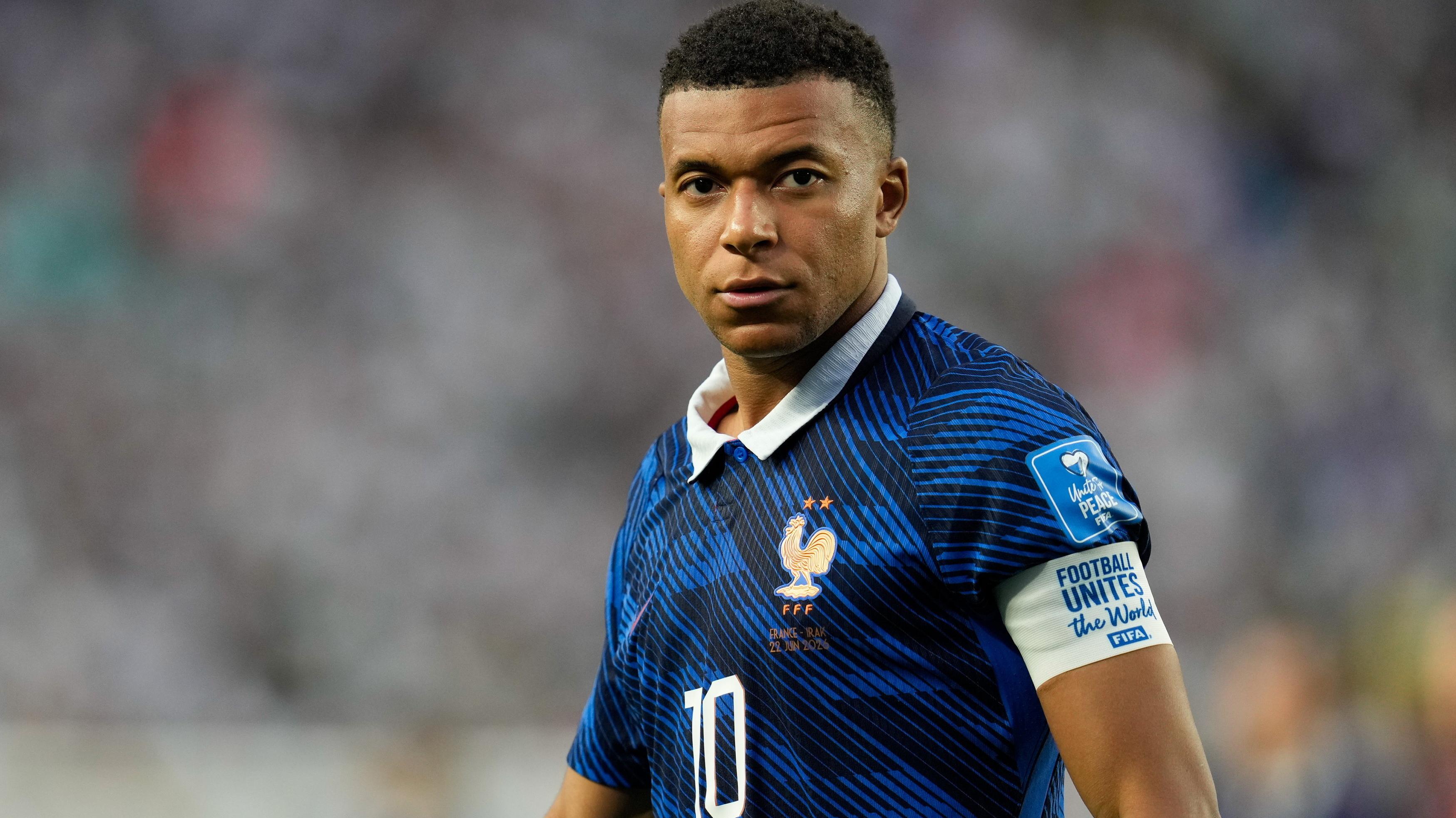 Mbappé destruye un récord de Messi en un partido de locos ante Inglaterra