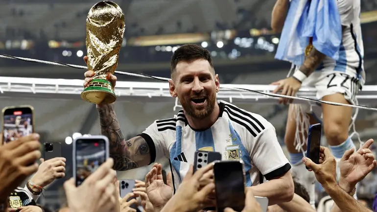 Was wiegt mehr als der Ballon d'Or: die Weltmeisterschaft zu gewinnen ...