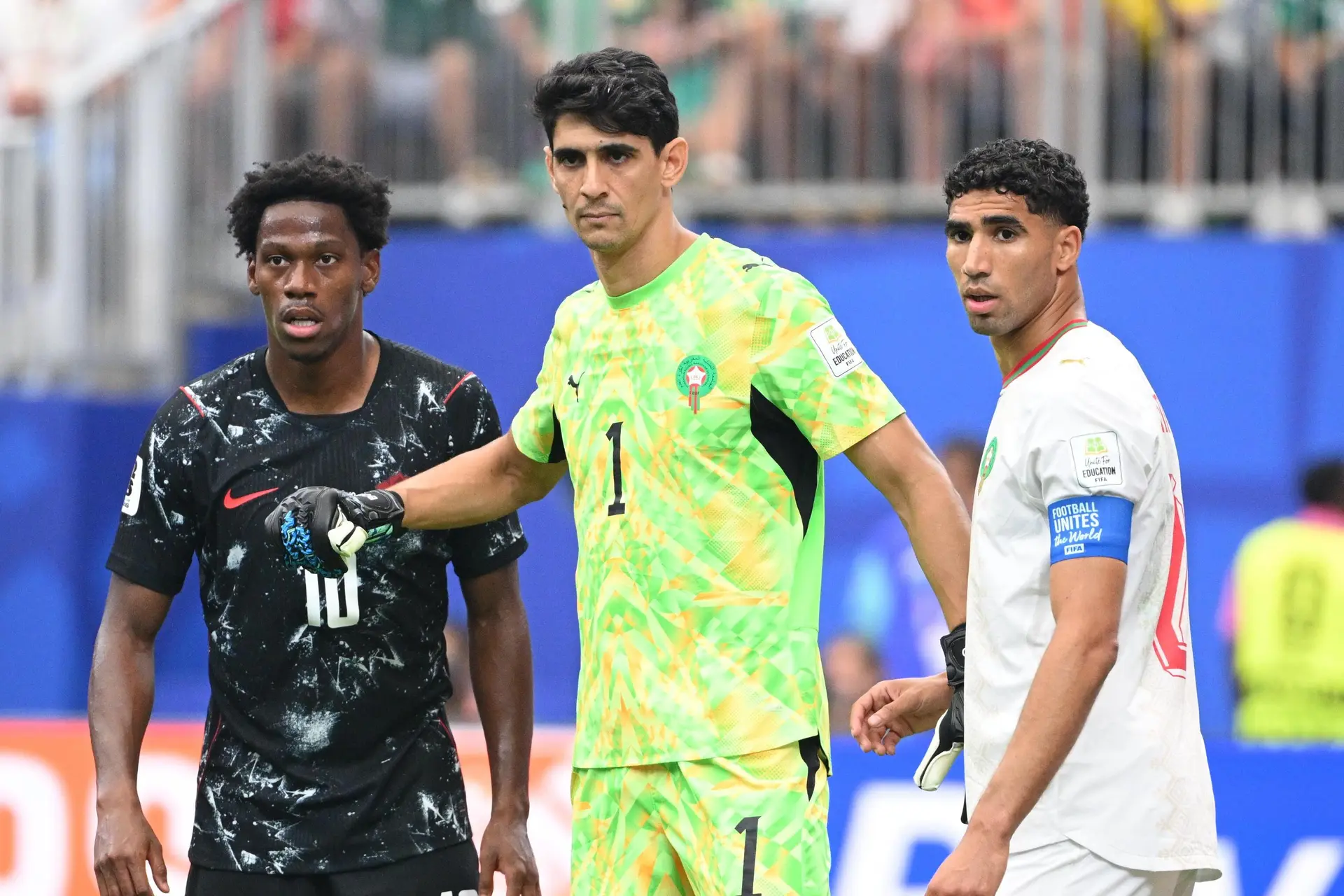Quatre stars arabes en lice au Ballon d'Or 2026 : Hakimi, Bono, Bouaddi et Maza