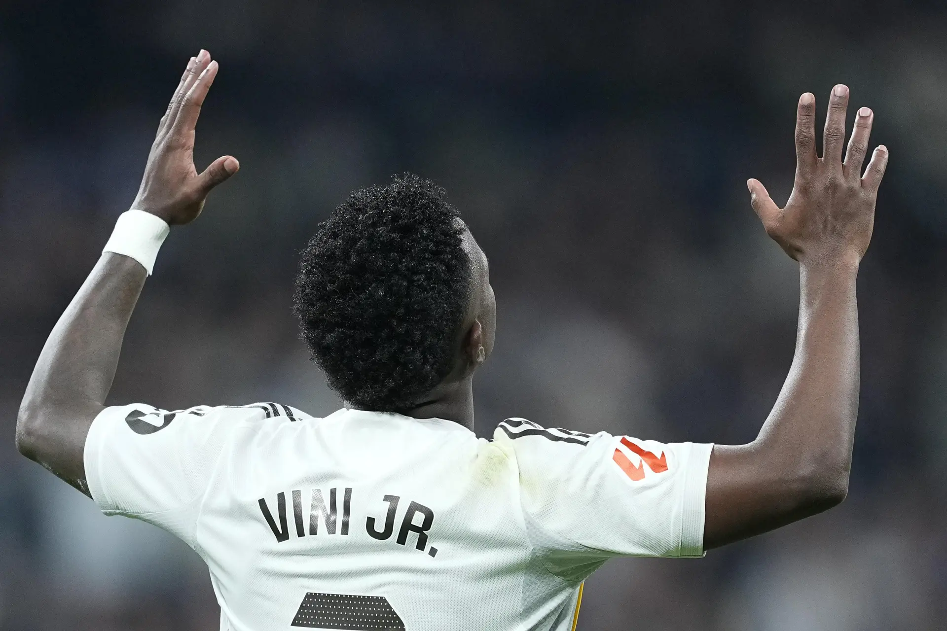 Vinícius Júnior: "Se eu estiver sozinho contra o racismo, o sistema vai me esmagar."
