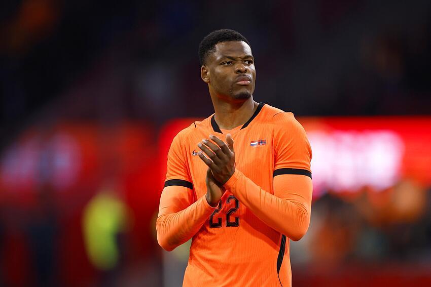 Denzel Dumfries: um verão de especulações sobre o futuro do indicado ao Ballon d'Or