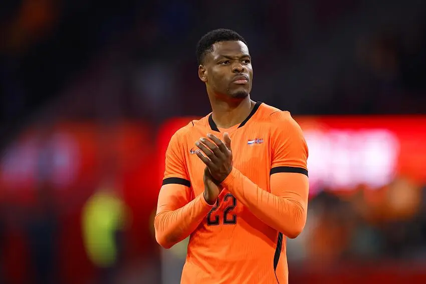 Denzel Dumfries: um verão de especulações sobre o futuro do indicado ao Ballon d'Or