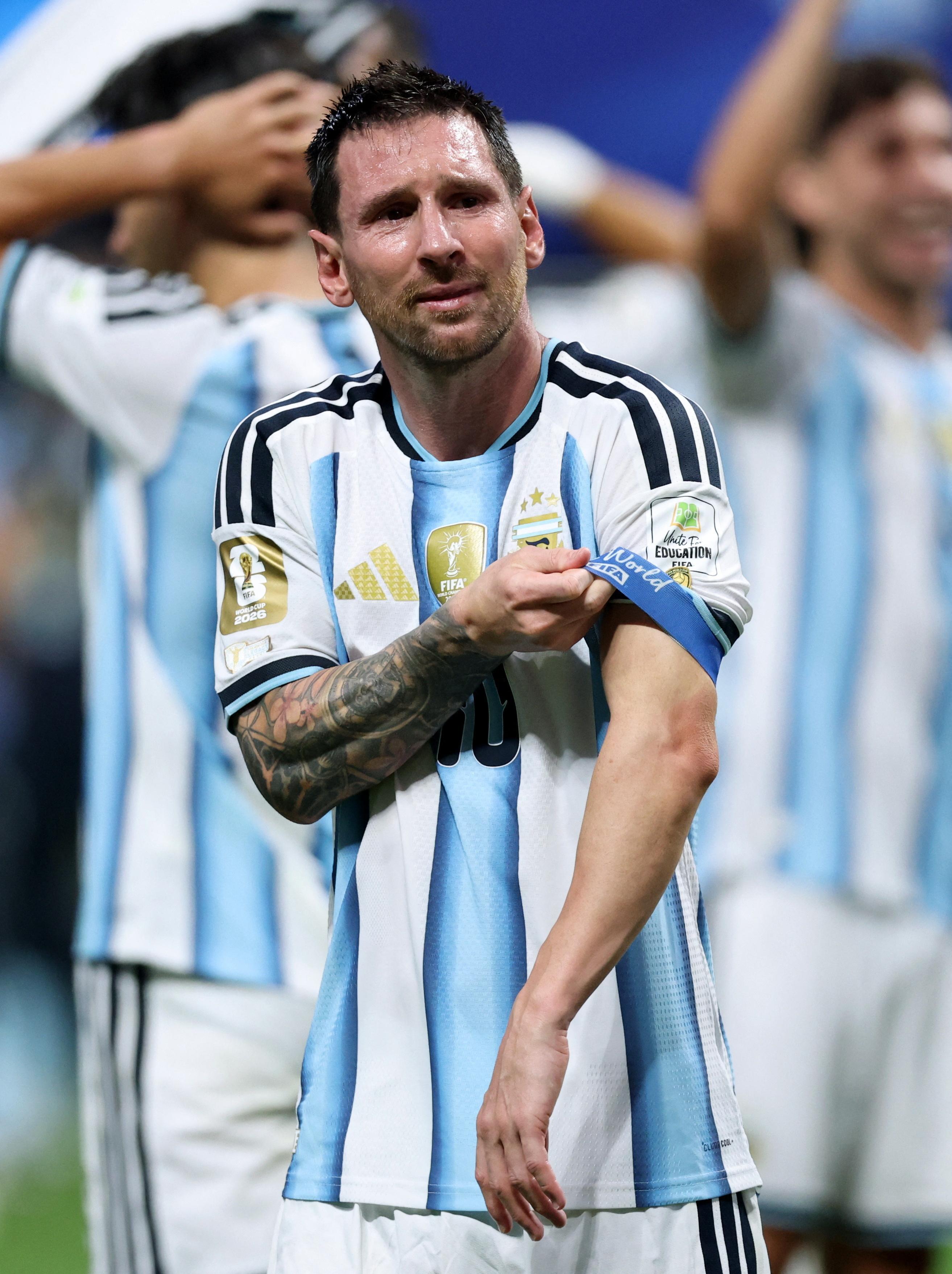 Argentina está nas semifinais, e Messi supera recorde de Maradona