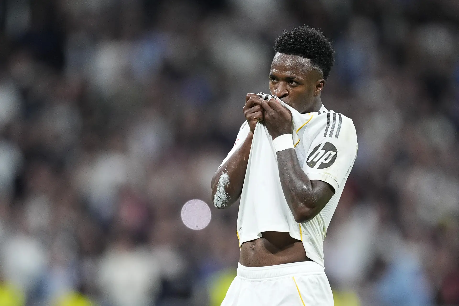 Vinícius Júnior e o Prêmio Sócrates: transformando dor em inspiração