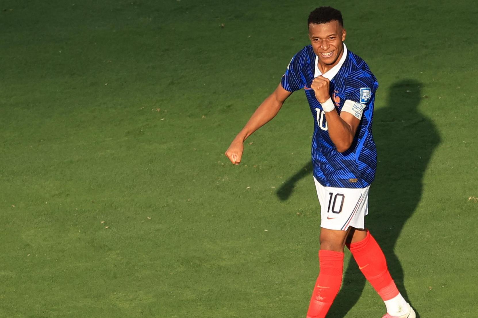 Kylian Mbappé ultrapassa Miroslav Klose e se aproxima de Lionel Messi