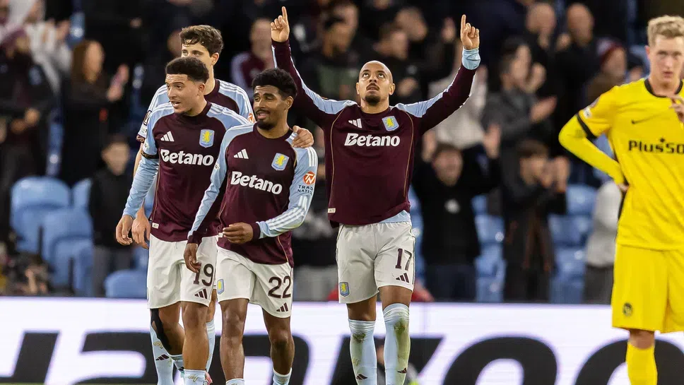 Астън Вила удари швейцарци в мач, свирен от български рефер