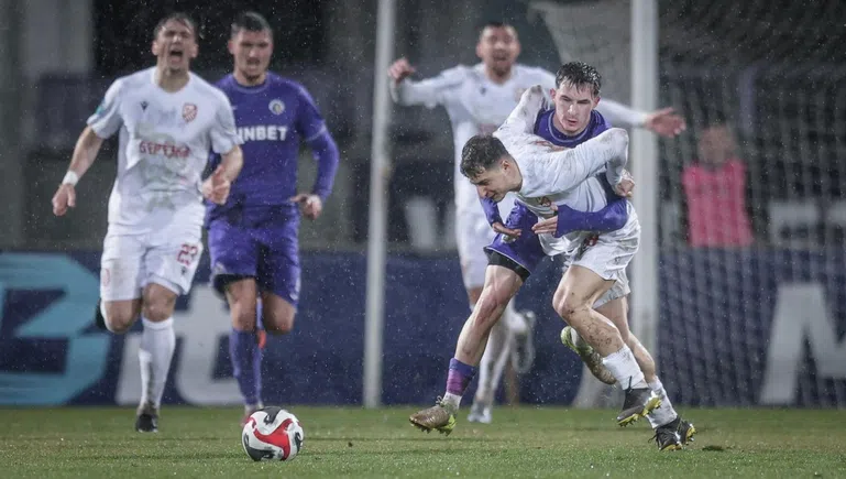 Фратрия - Севлиево на живо: Как да гледате мача от MrBit Втора лига