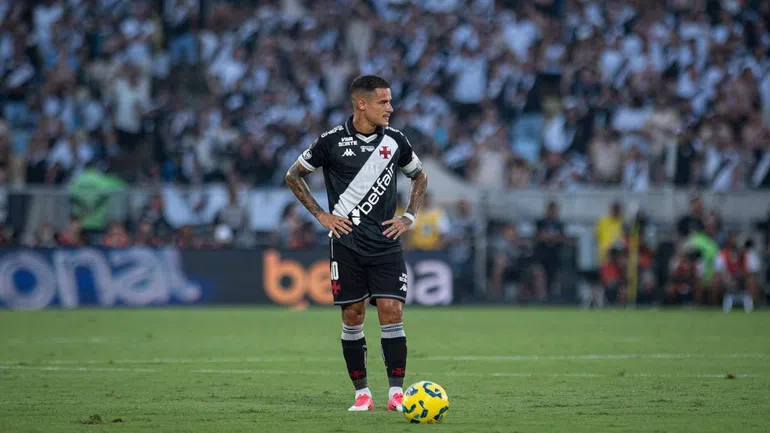 Свободни агенти 2026: 6 известни футболисти, които все още търсят нов клуб