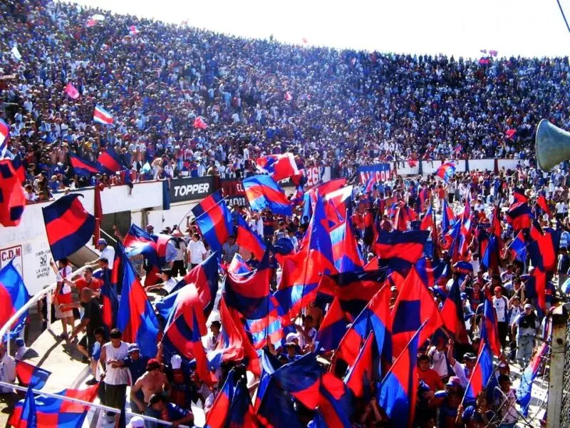 Θα τραγουδάμε κι ας πέσαμε κατηγορία