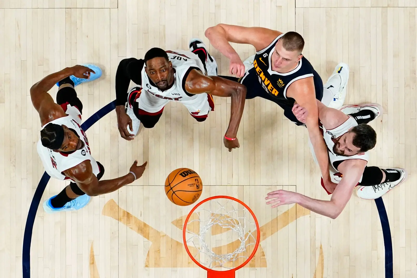 ΝΒΑ Finals, Game 3: Στη Χώρα του Ποτέ