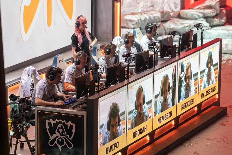 eSports: Από τα φλιπεράκια στο Ίντερνετ