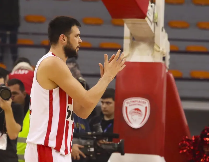 Με κεκτημένη ταχύτητα